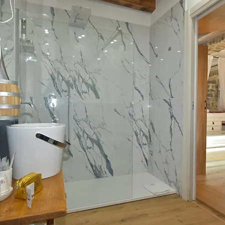 Amare Il Mare E 克里日亚